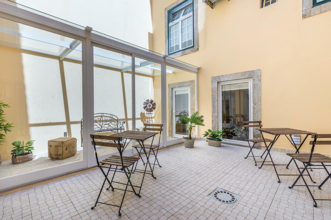 With Apartment Lisbon